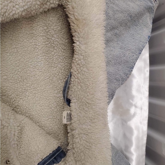 Levi's Men's Vintage Fit Trucker Jacket - Picture 11 of 12